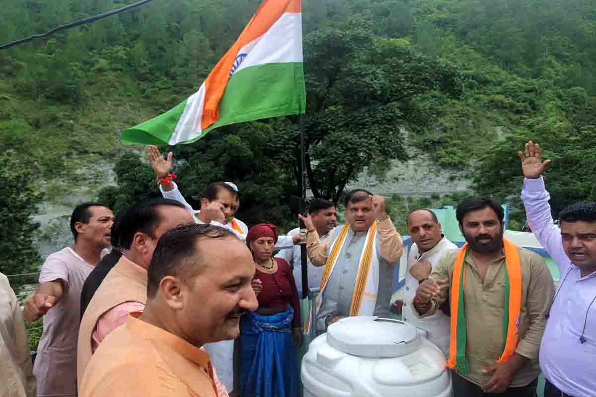 BJP takes out Tiranga Yatra in Chinyalisaud