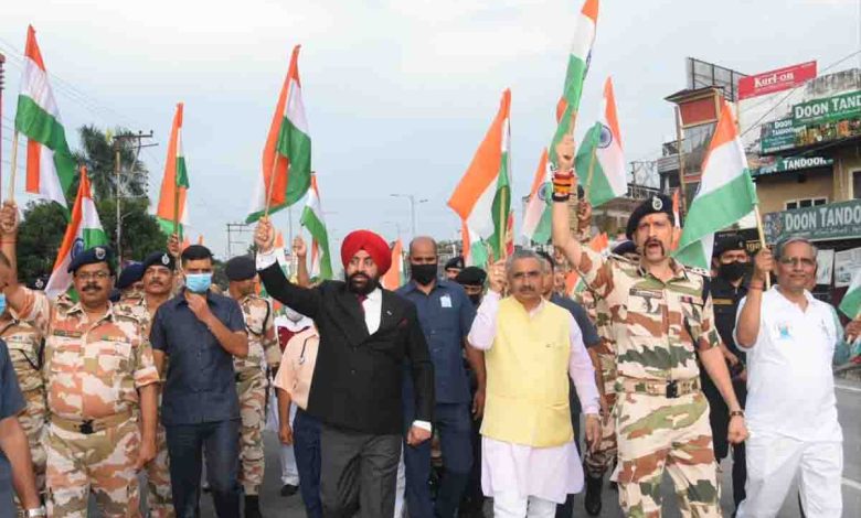 Guv and CM wish people on Independence Day