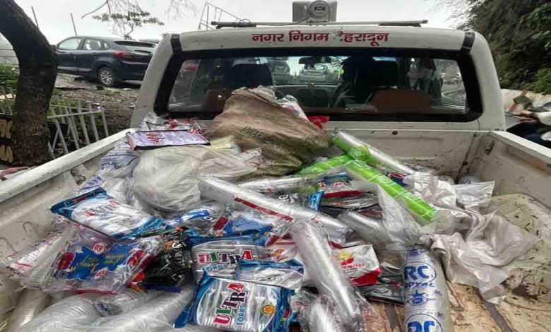 MCD collects over Rs 2L fine on banned plastic items