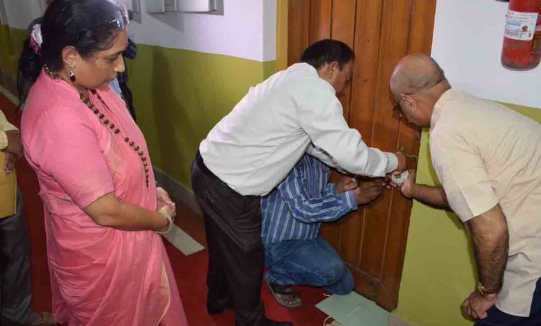 Officials seal office of Vidhan Sabha secretary Mukesh Singhal