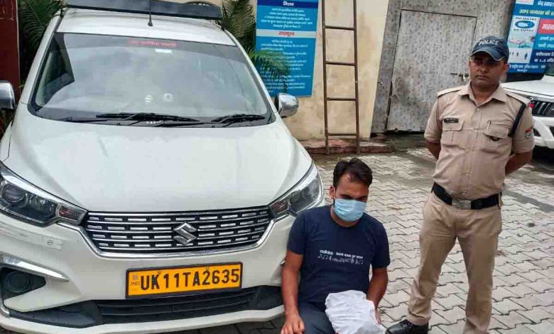 Police nab 29-year-old taxi driver for preparing and selling Charas
