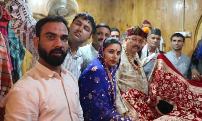 Multitudes throng to pray to deity at Samalta