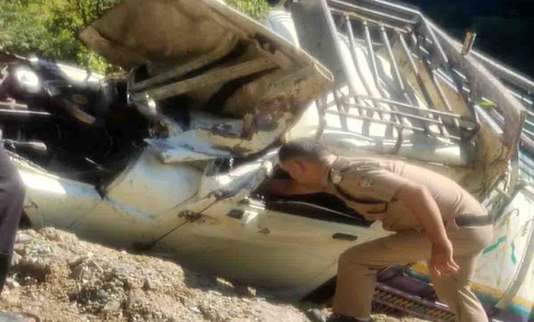 vehicle falls into deep gorge in Kalsi