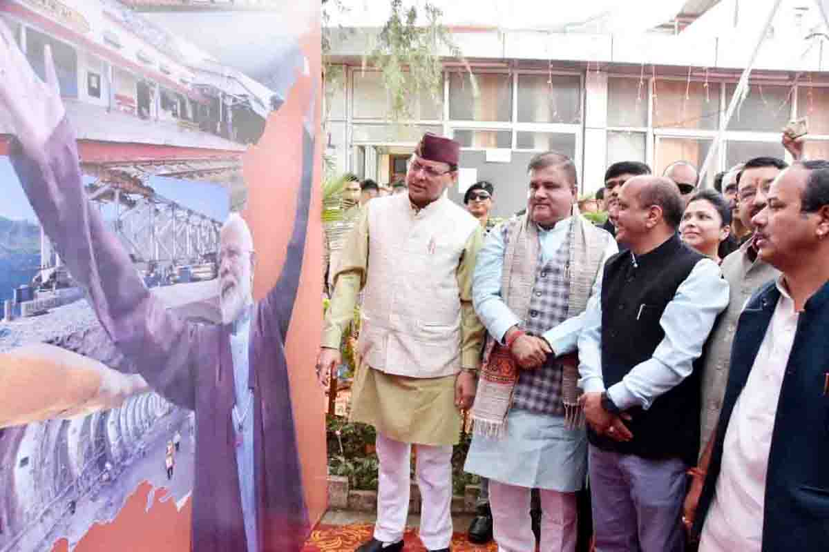 BJP honours families of statehood activists on foundation day