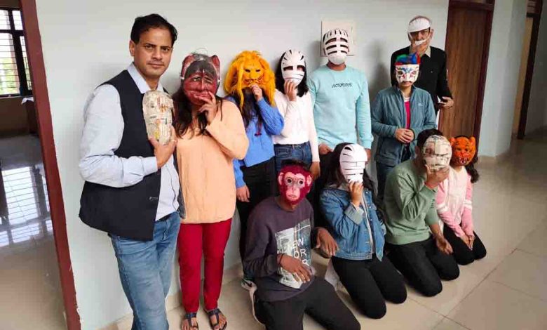 Mask making workshop organised in Doon university
