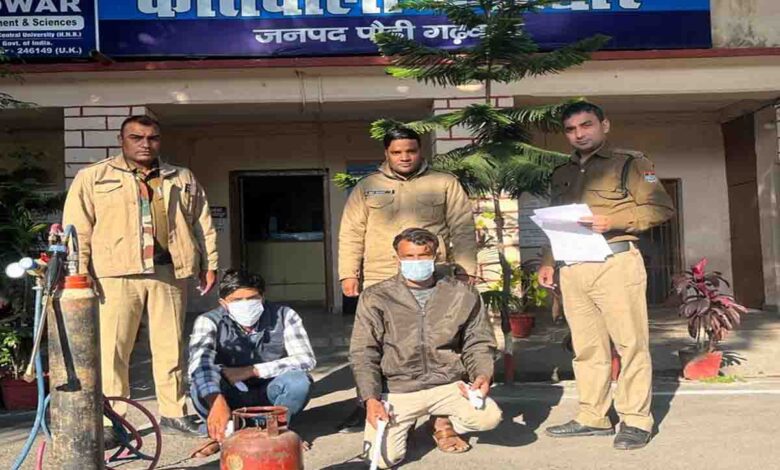 Pauri police bust gang of ATM thieves
