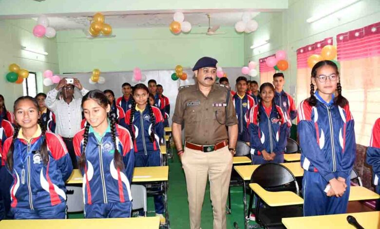 Smart classes begin in Police Modern School