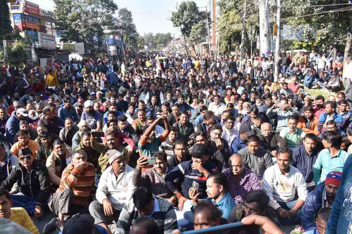 Transporters stage protest rally to Vidhan Sabha