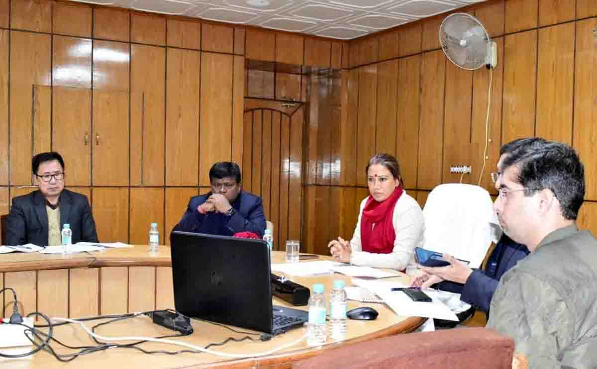 Rekha Arya directs DSOs to provide new ration cards