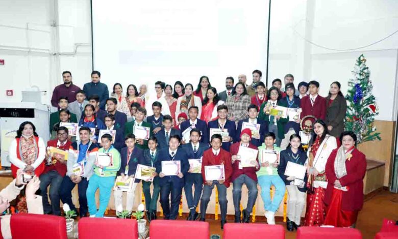 Students awarded for performance in VAMMO-5