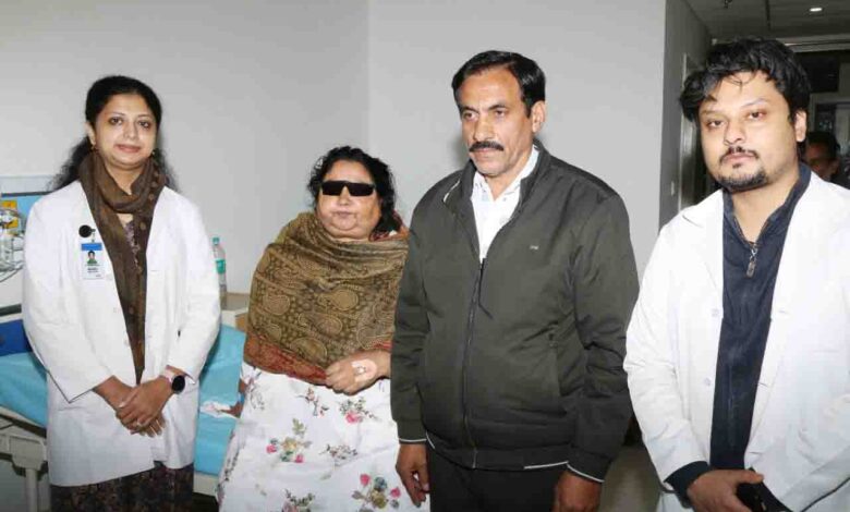 Cataract surgery of overweight, diabetic patient performed