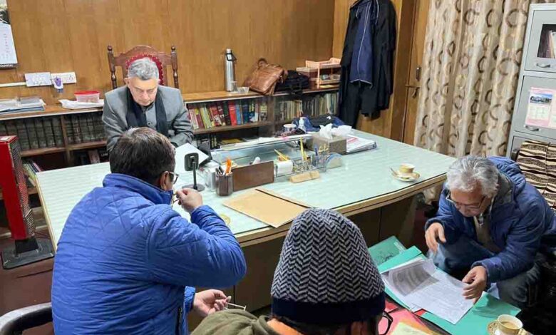 Ensure proper function of de-addiction centres district judge