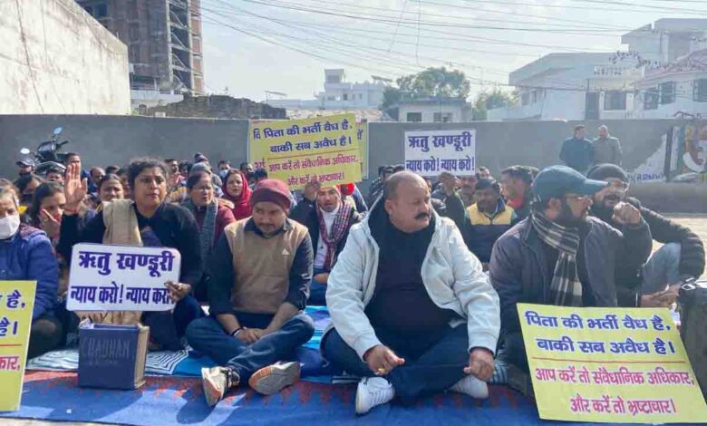 Issue of permanent employees becomes tricky for VS speaker