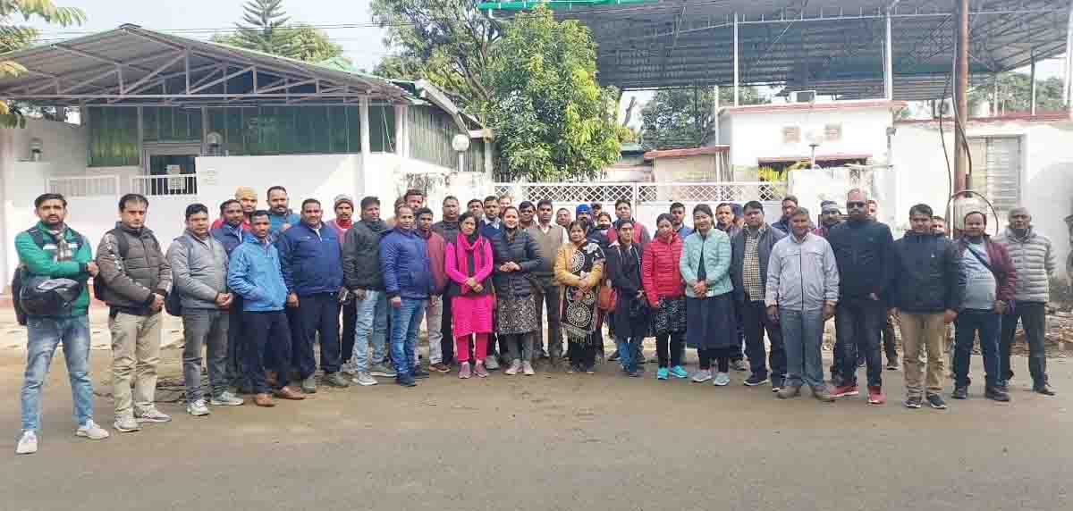 Unemployed youths hold protest outside Edu minister’s residence