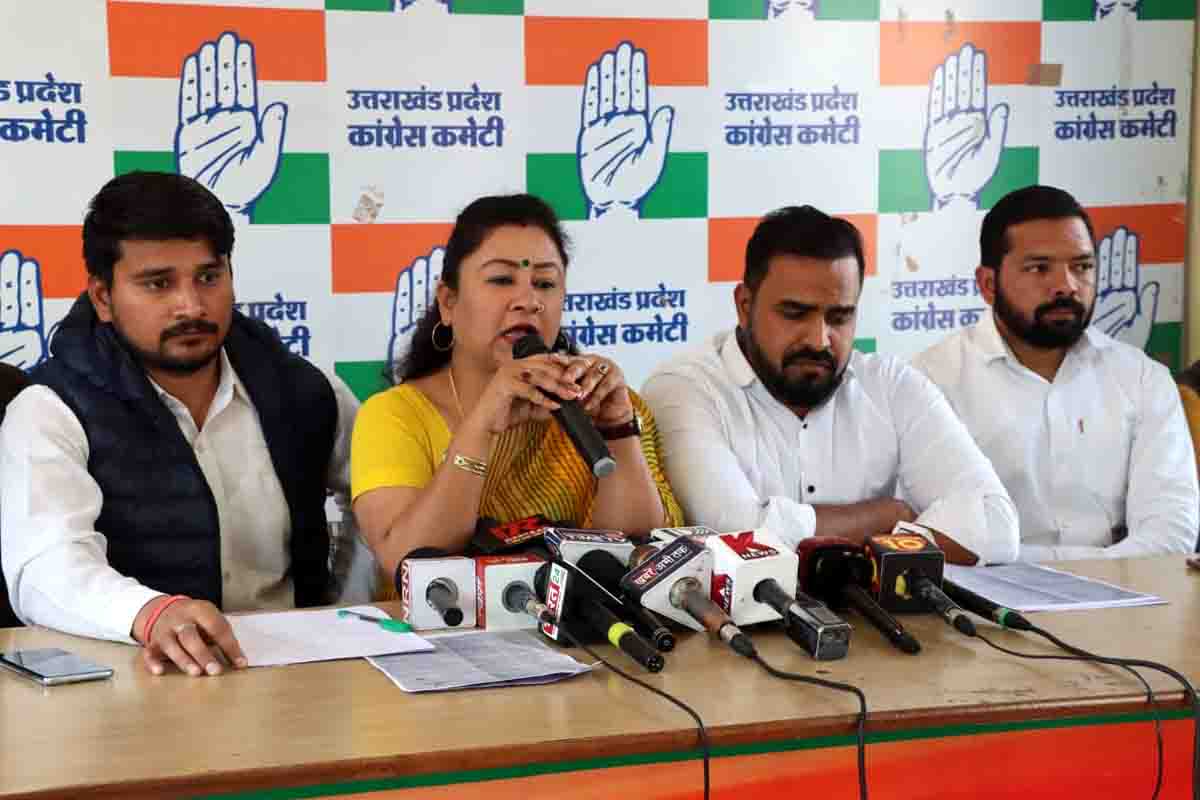 Government playing cruel joke on unemployed Walia