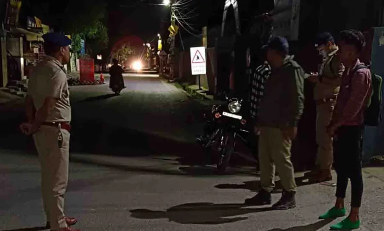 Police arrest four men in night checking campaign