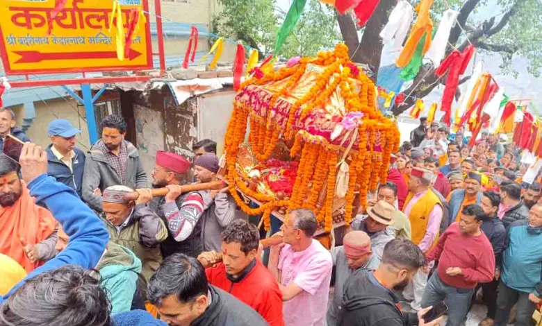 Shankaracharya’s seat & Rawal proceed towards Badrinath