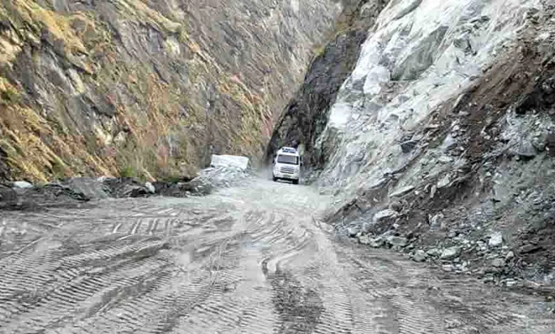 Debris cleared, traffic resumes on Badrinath highway
