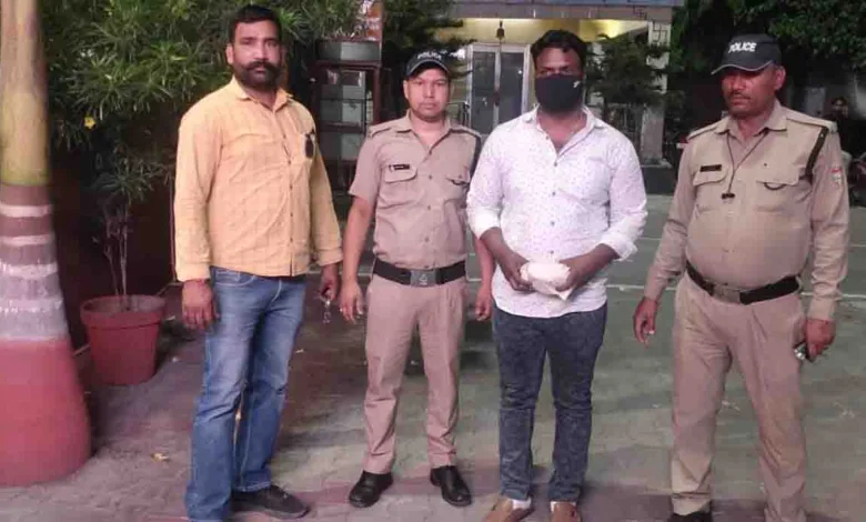 STF arrests man smuggling smack to earn for celebrating anniversary
