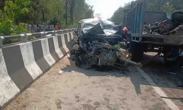 car hit the two two-wheelers they were riding on the Tanakpur national highway