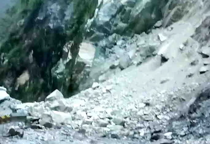 Char Dham Yatra halted, thousands of pilgrims stranded amid heavy rain