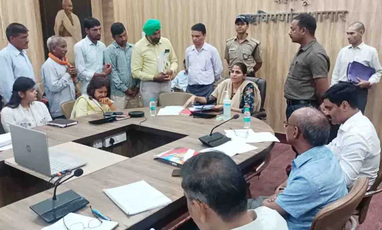 DM asks people to submit complaints directly in public hearing