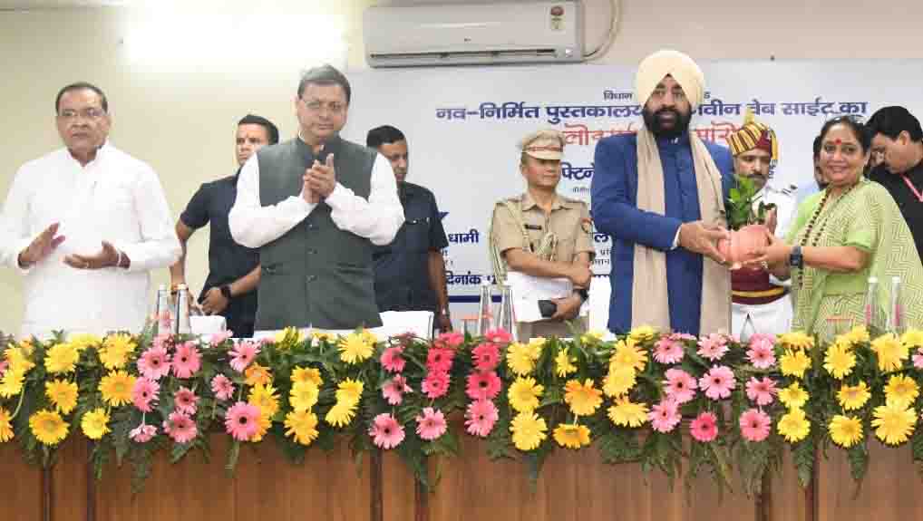 Inculcate the habit of reading books as they act as food for our brain: CM