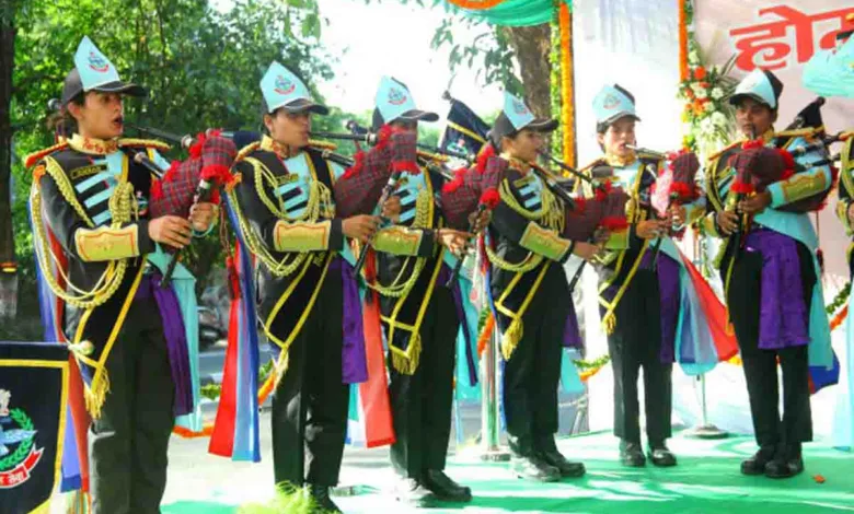 Live performance of Home guards’ Maska Baja