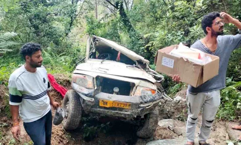 jeep falls 300 metres down mountainside in Karanprayag