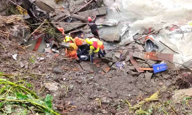 20 feared dead after landslide in Gaurikund
