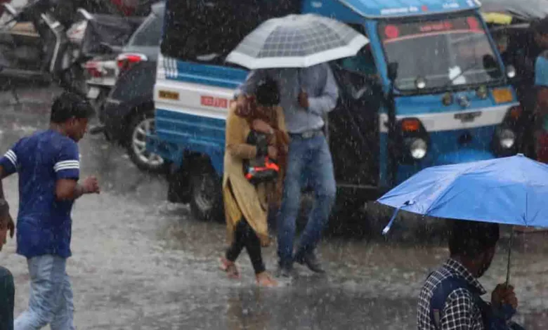 Very heavy rain warning issued for five districts