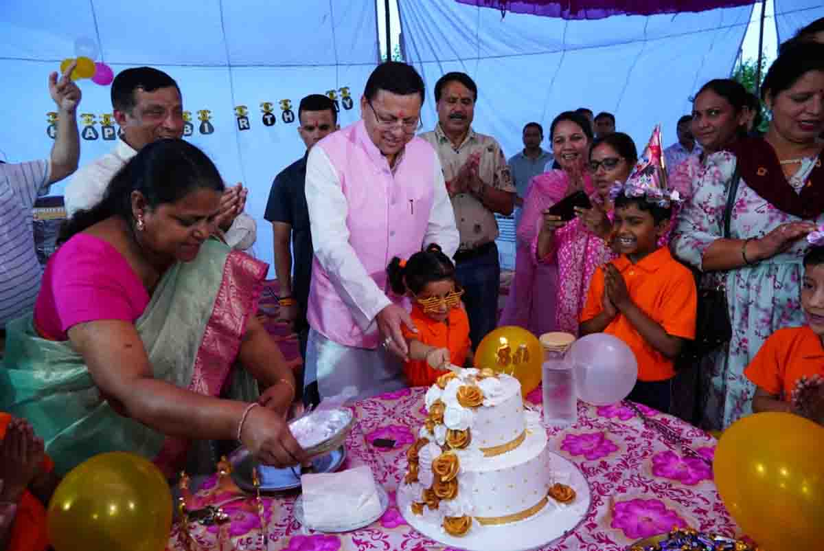 Dhami celebrates birthday eve with students
