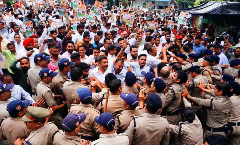Harish Rawat takes out protest march in support of Haridwar farmers