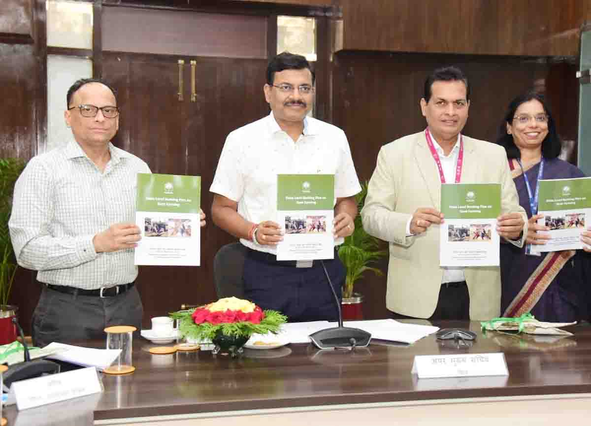 Banks should adopt no pendency work culture in loan disbursal