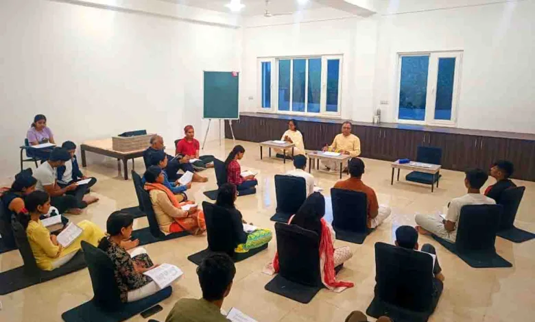 Global youth learn modern management in Geeta Academy