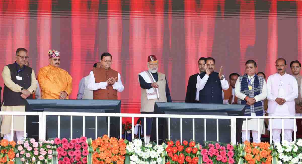 Modi lays foundations stones for, inaugurates projects worth Rs 4,200 crore