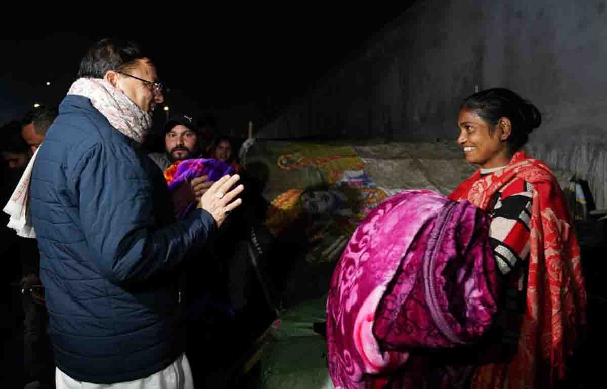 CM distributes Blankets