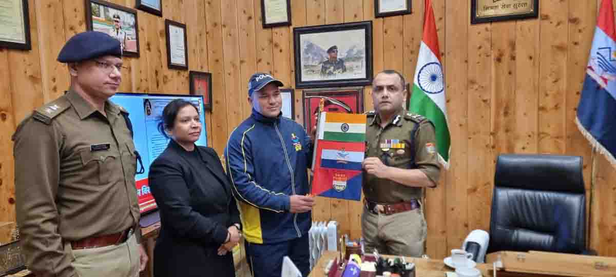 DGP flags off chief constable to Mt Aconcagua