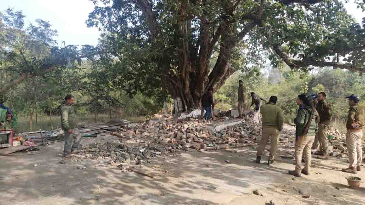 Illegal mazar in Rajaji Tiger Reserve razed down
