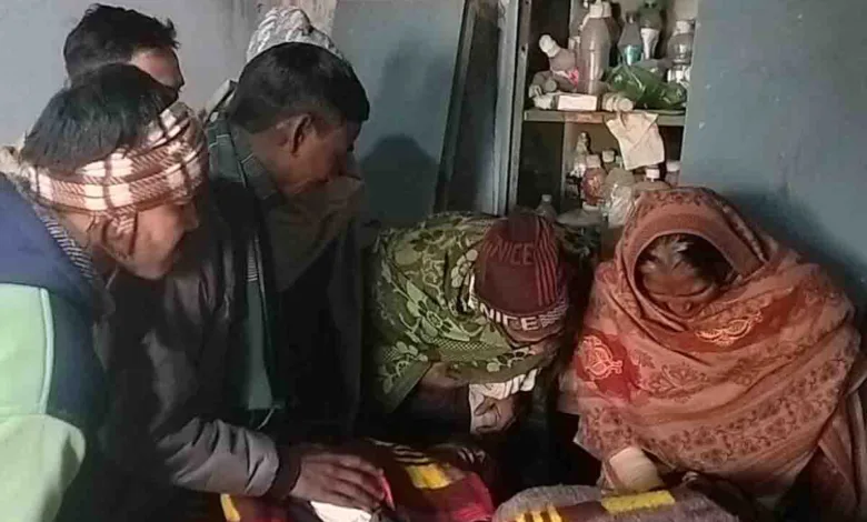 Noxious fumes kill three seeking warmth in room