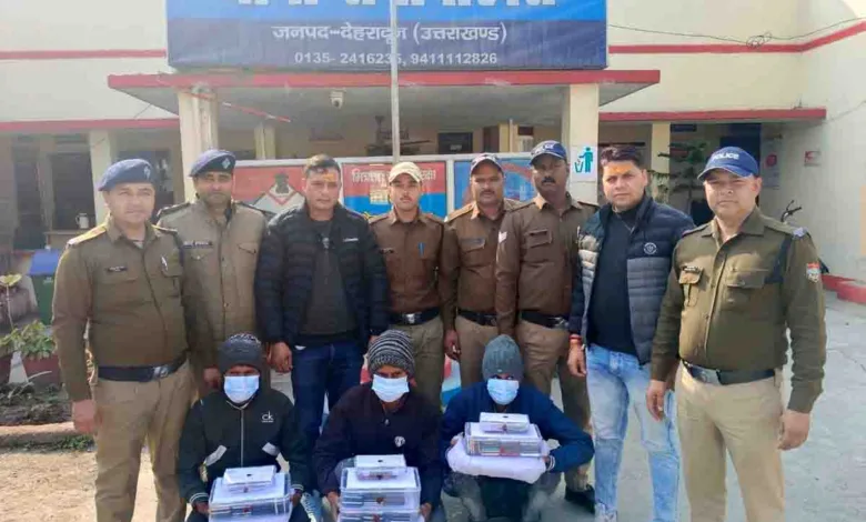 Police arrest gang using minors for theft