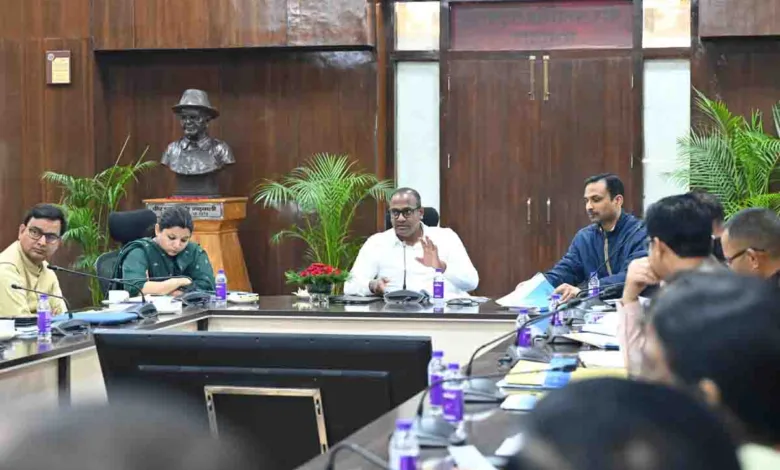 CEO holds meeting with DMs and police heads after MCC implementation