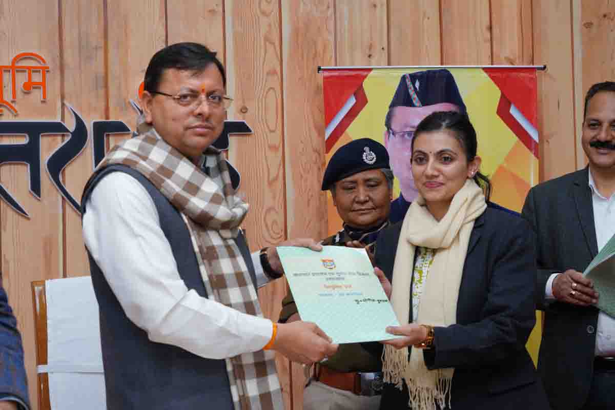 CM Dhami continues to hand over job letters to youngsters