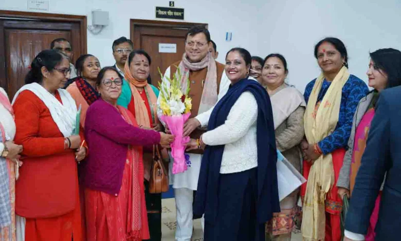 CM meets ASHA, Anganwadi & Bhojan Mata representatives
