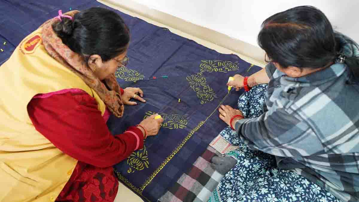Pantanjali boosts self employment through Indian rural art