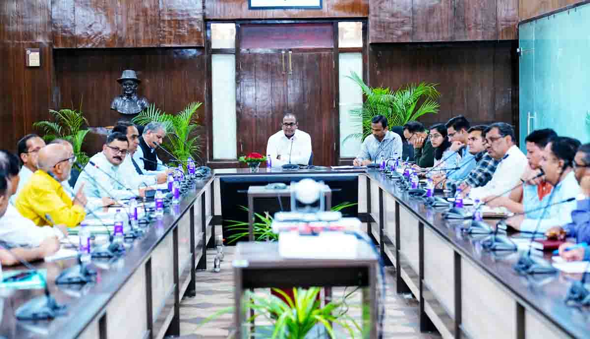 CEO directs Health Dept to keep all hospitals open on polling day