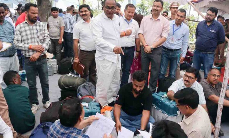 CEO takes stock of preparations ahead of LS elections
