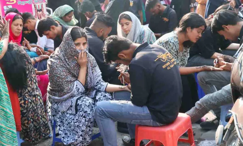 Last- minute Eid shopping buzz grips city markets in Doon