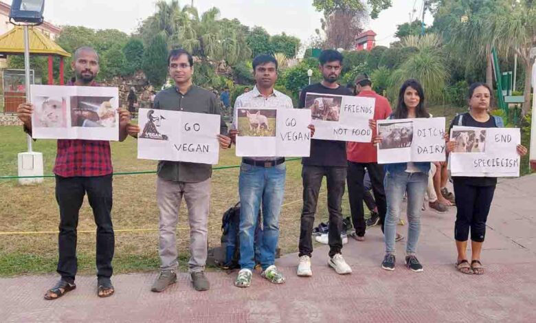 Activists demonstrate, seek personhood status for animals