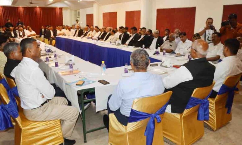 Bar associations of Garhwal region welcome decision to not shift HC to Gaulapar